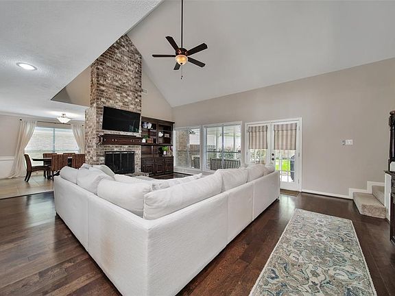 5th image of 8318 Burwood Park Dr