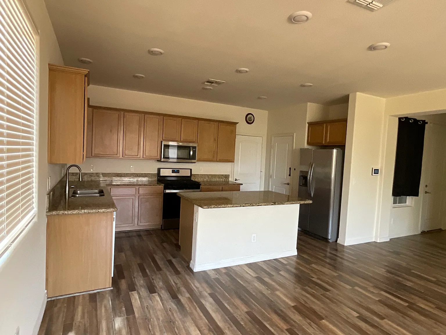 3 bed, 1617 sqft, $1,899 — Photo 4
