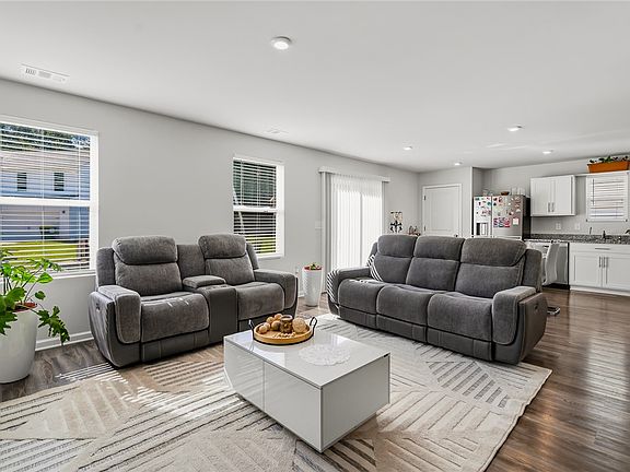 5th image of 304 Burgess Ln