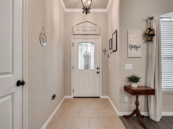 4th image of 2108 Manderly Ct