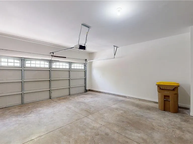 3249 Brockenhurst Dr — Photo 29