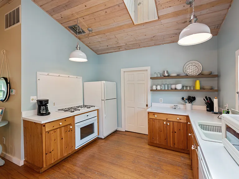 15616 Nannene Ave — Photo 12