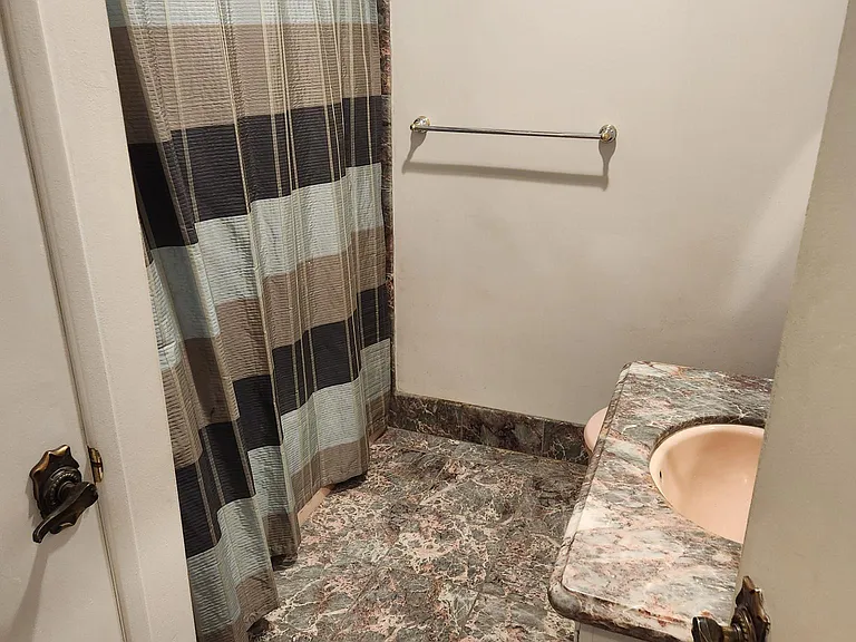 1417 Humboldt St — Photo 3