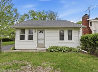 215 Endwell St, Novi, MI 48377