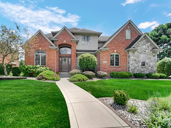 1129 Wellington Ter, Schererville, IN 46375