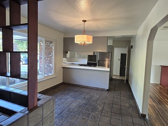 2nd image of 3739 Circle Dr W