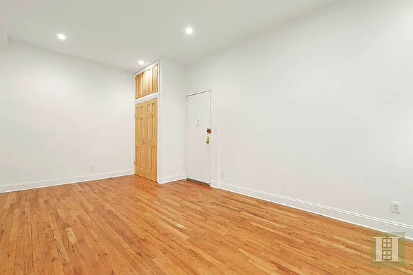 Rented by Halstead Real Estate | media 20