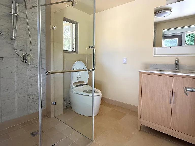 San Leandro Ln — Photo 11