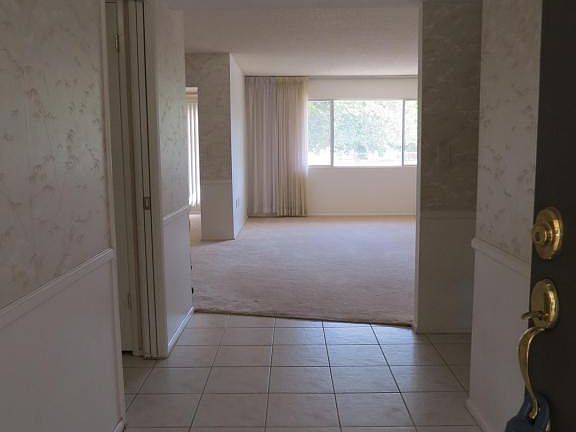 4th image of 10614 W Meade Dr