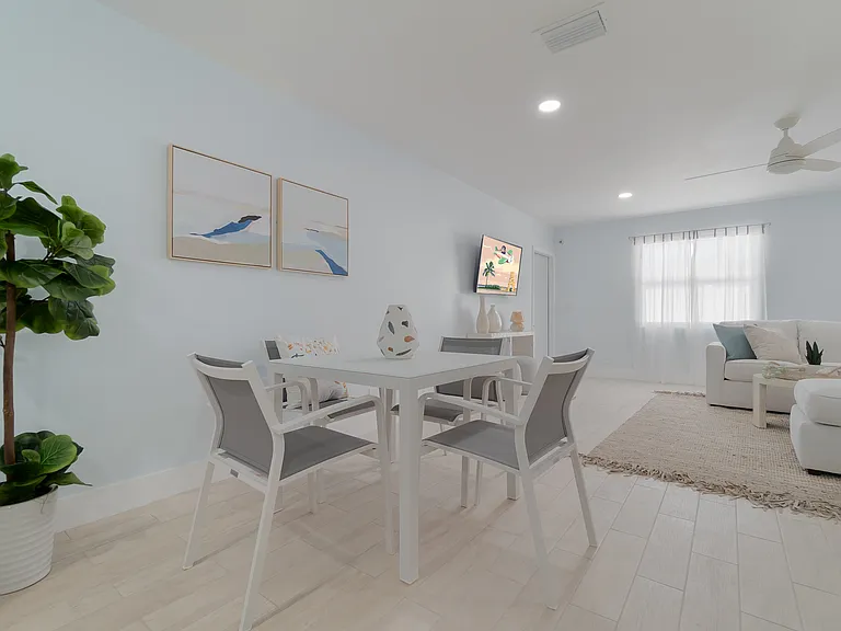 1332 Longwood St #2 — Photo 5