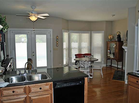 4th image of 2601 Shady Cove Ct