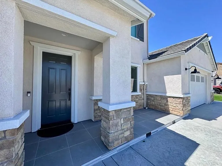 25061 River Peak Dr — Photo 2