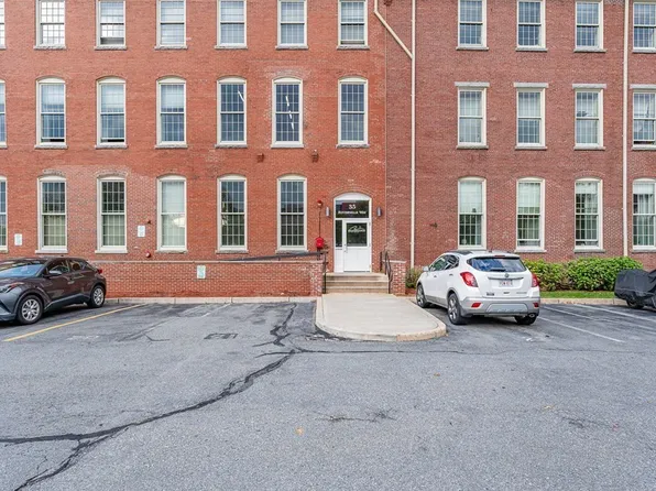 35 Riverwalk Way #R117, Lowell, MA 01854