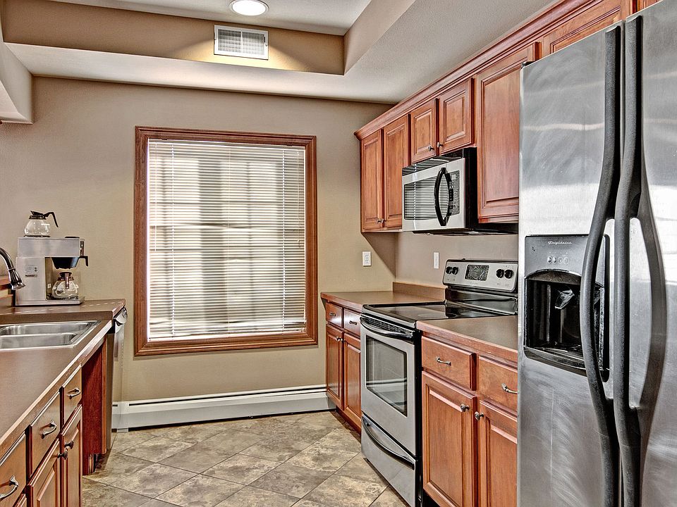 Grand River Kitchen Steel Appliances