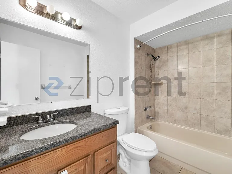 11706 Oban Ave — Photo 8