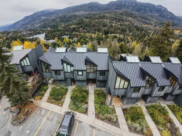 2221 Gondola Way #7, Whistler, BC V8E 0M8