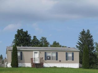 8 Rust Memorial Rd, Central Square, NY 13036