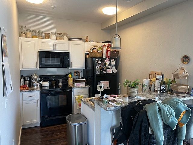 1st image of 611 W Elm St #10790029