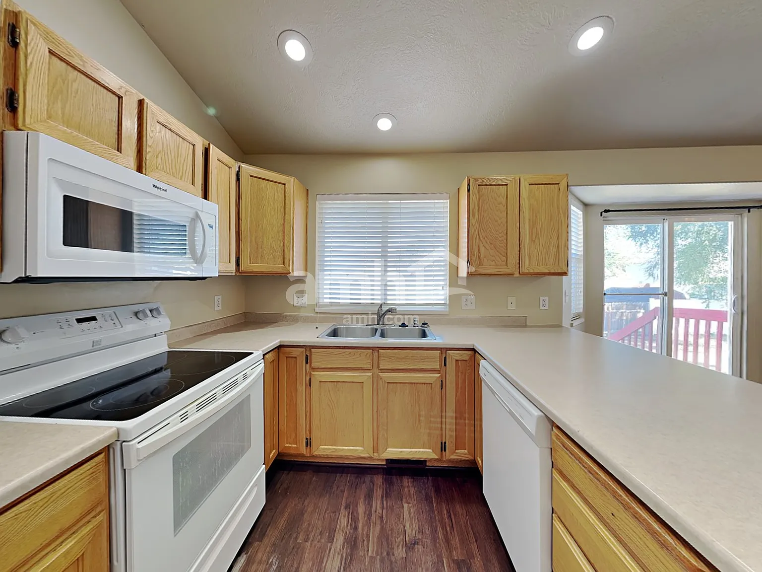 5 bed, 3.0 bath, 2378 sqft, $2,725 — Photo 4