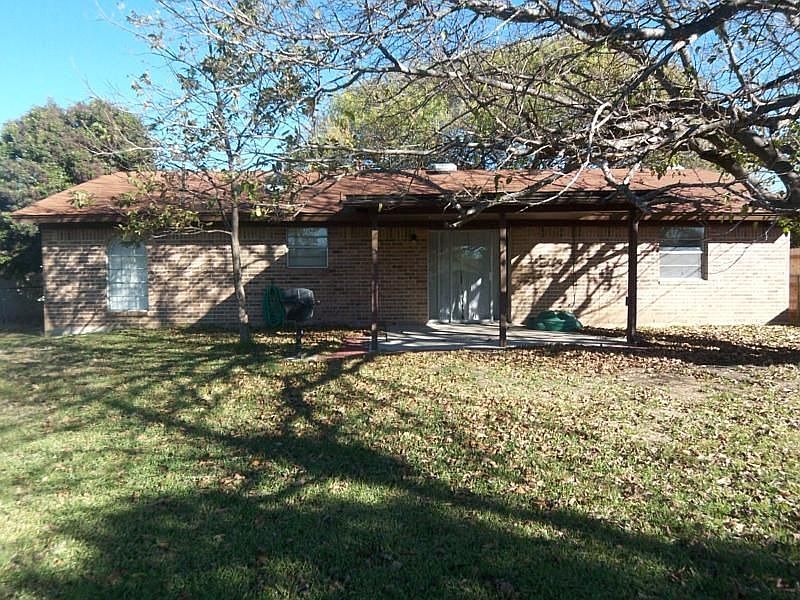 2nd image of 906 Edwards St