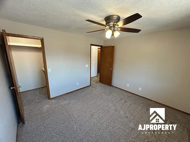 1312 E Keystone Dr #9 — Photo 12