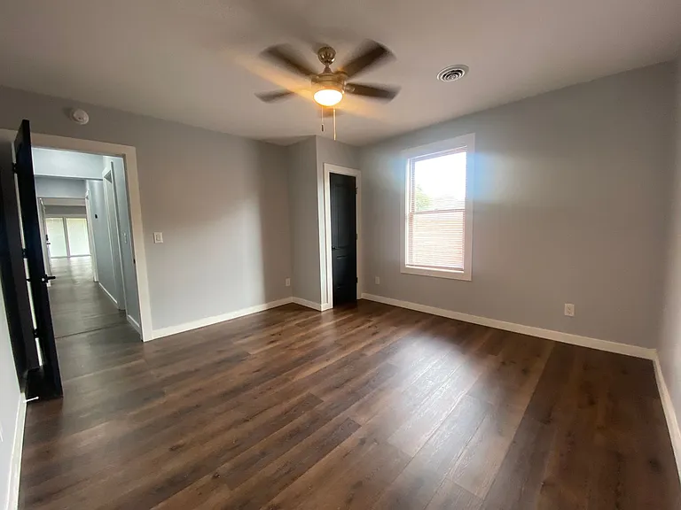 303 W Watauga Ave — Photo 9
