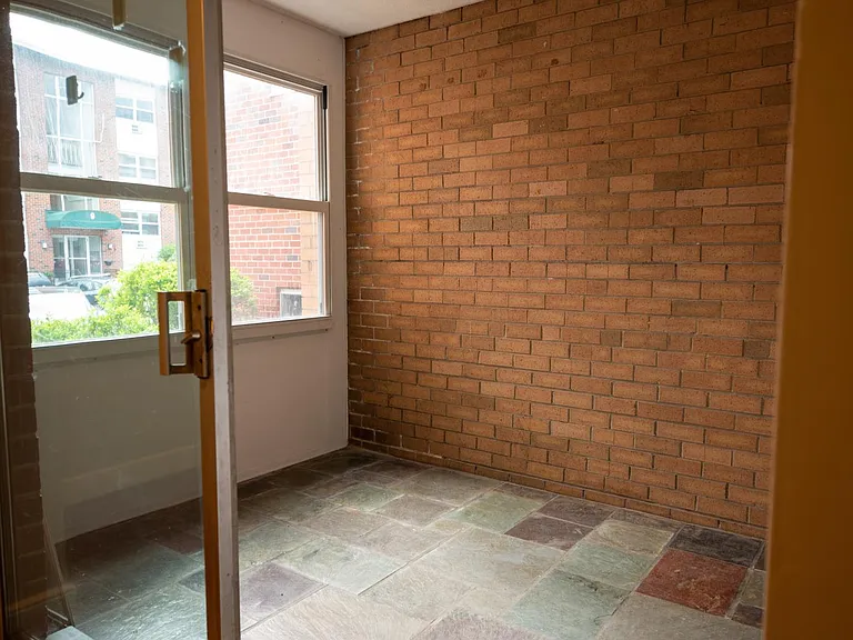 12 Commonwealth Ct #5 — Photo 8