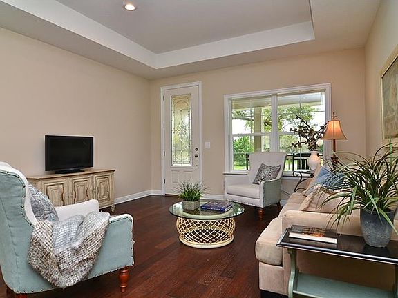 5th image of 483 43rd Ave NE