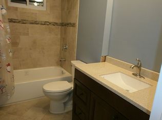 19 Val Page St, Farmingdale, NY 11735