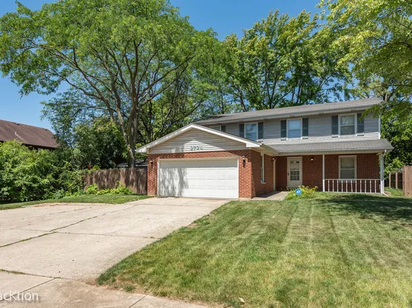 2724 Hobson Rd, Woodridge, IL 60517