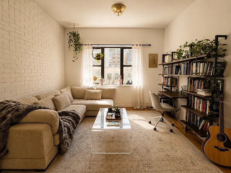 52 W 14th St #5A — Photo 1
