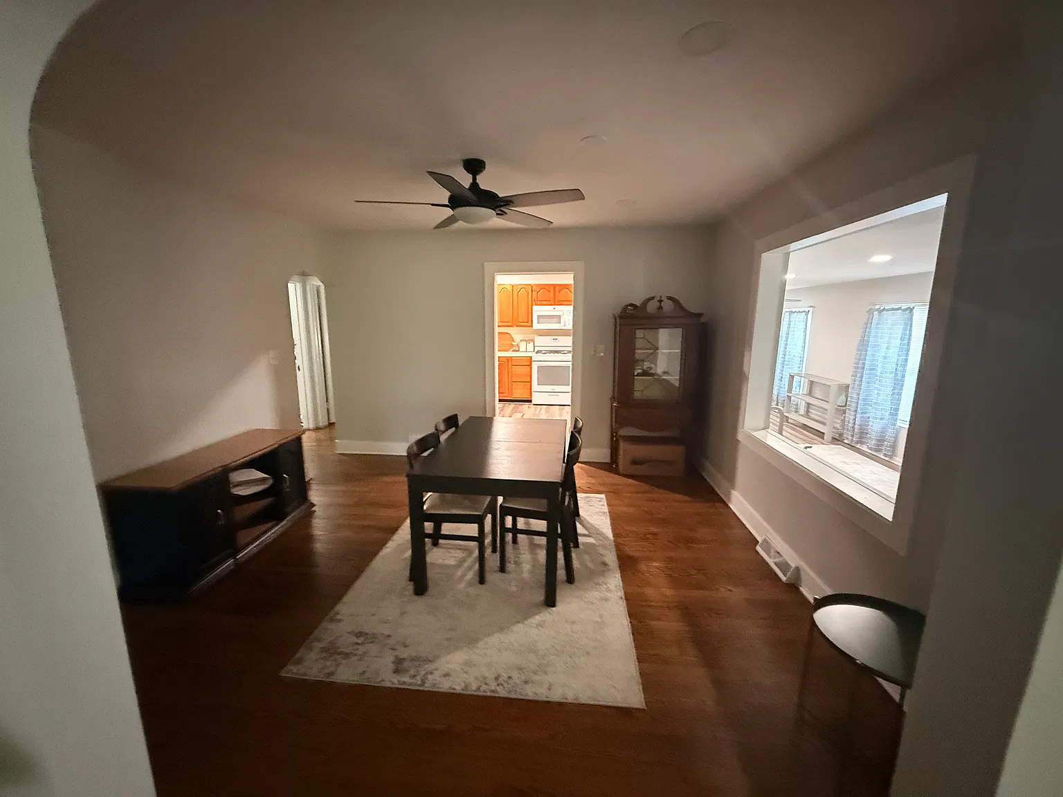 2 bed, 1200 sqft, $1,800 — Photo 4