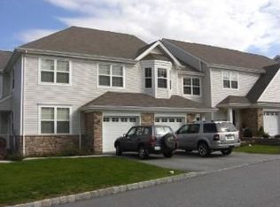 90 Indian Field Dr, Hamburg, NJ 07419