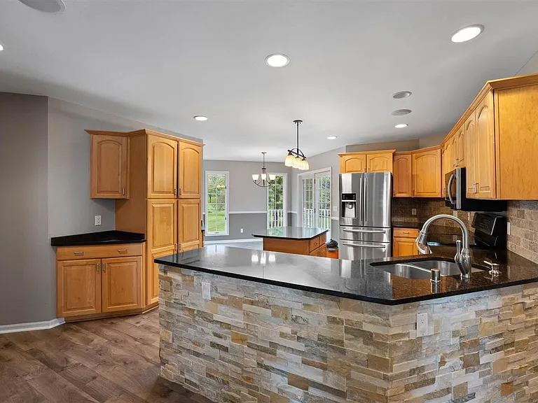 1703 Suwannee Cir — Photo 4