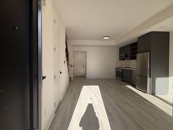2nd image of 210 Ellis Ave