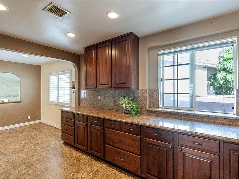12121 Nashville Ave — Photo 24