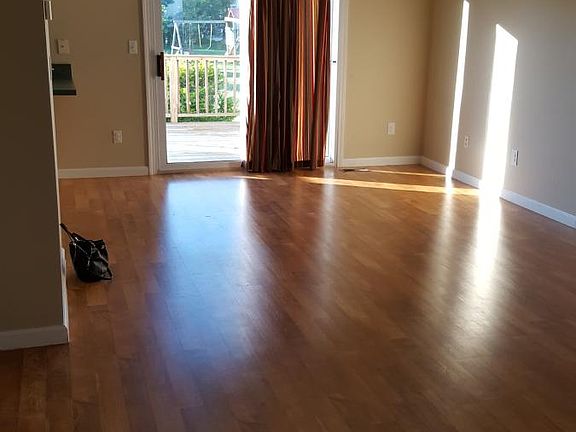 5th image of 1580 Sassafras Ln