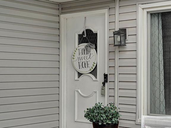 2nd image of 5428 Thies Cove Dr