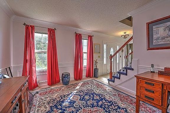 4th image of 2 Meadow Green Ct