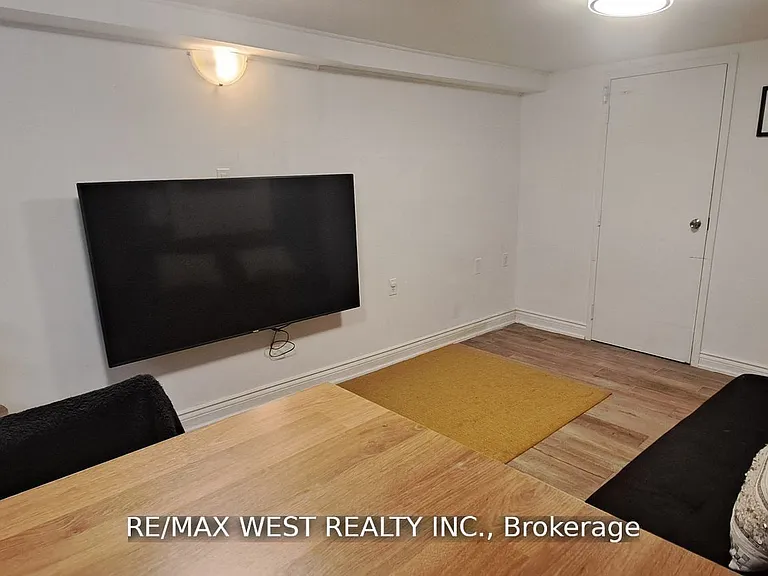 237 Vaughan Rd #BASEMENT — Photo 6