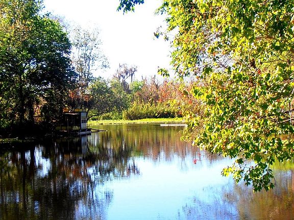 5th image of 692 Old Mill Dr