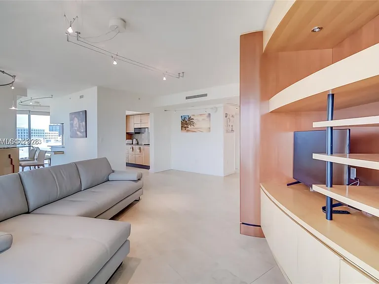 1455 Ocean Dr #902 — Photo 7