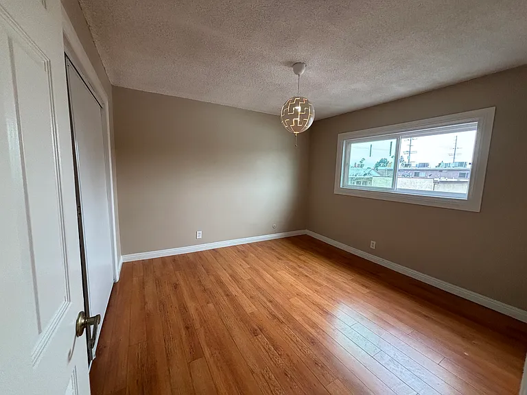13545 Vanowen St #1 — Photo 5