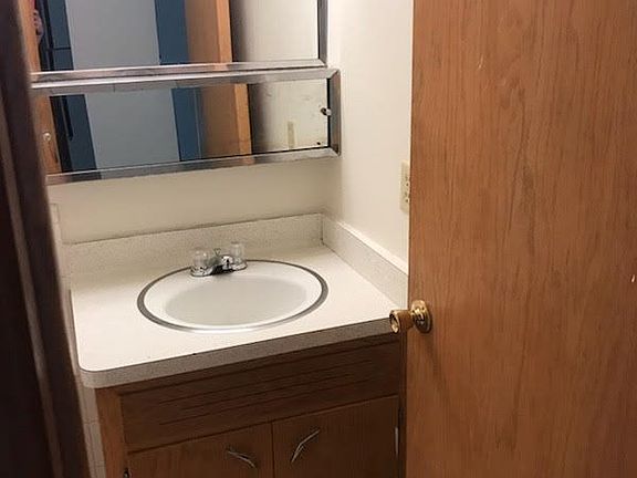 5th image of 5613-5645 W Valley Forge Dr #833-907