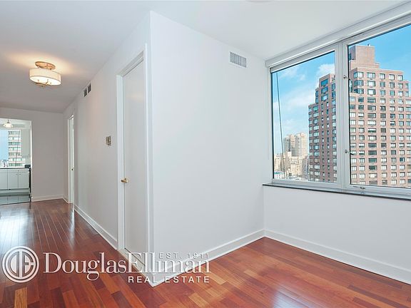 3rd image of 150 Columbus Ave APT 21A