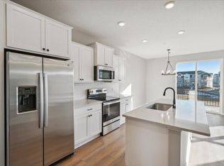 6627 Wildflower Way, Excelsior, MN 55331