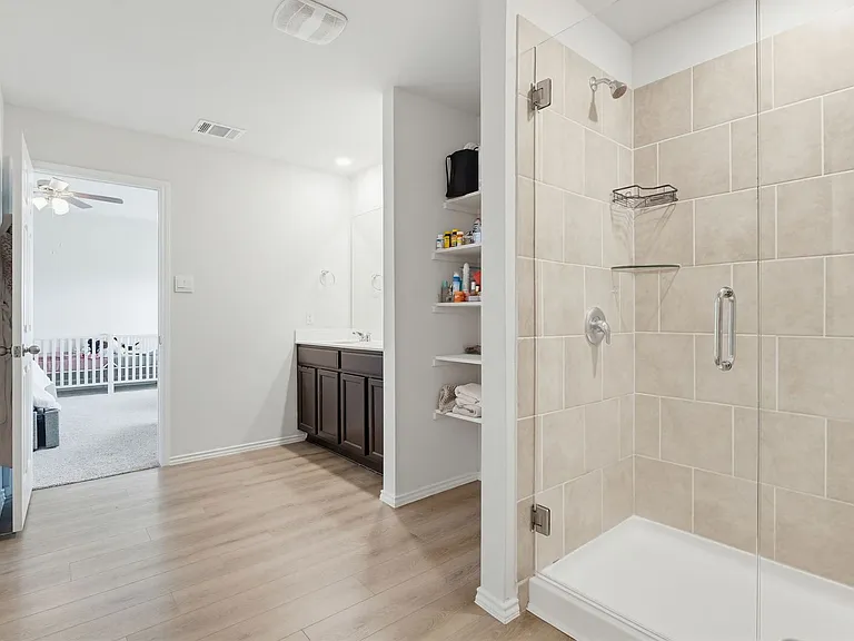 162 Ellenora Dr — Photo 12
