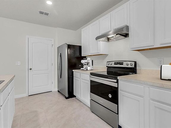 5th image of 2412 FIELDBROOKE WAY
