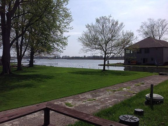 3rd image of 1915 Chapman Lake Dr