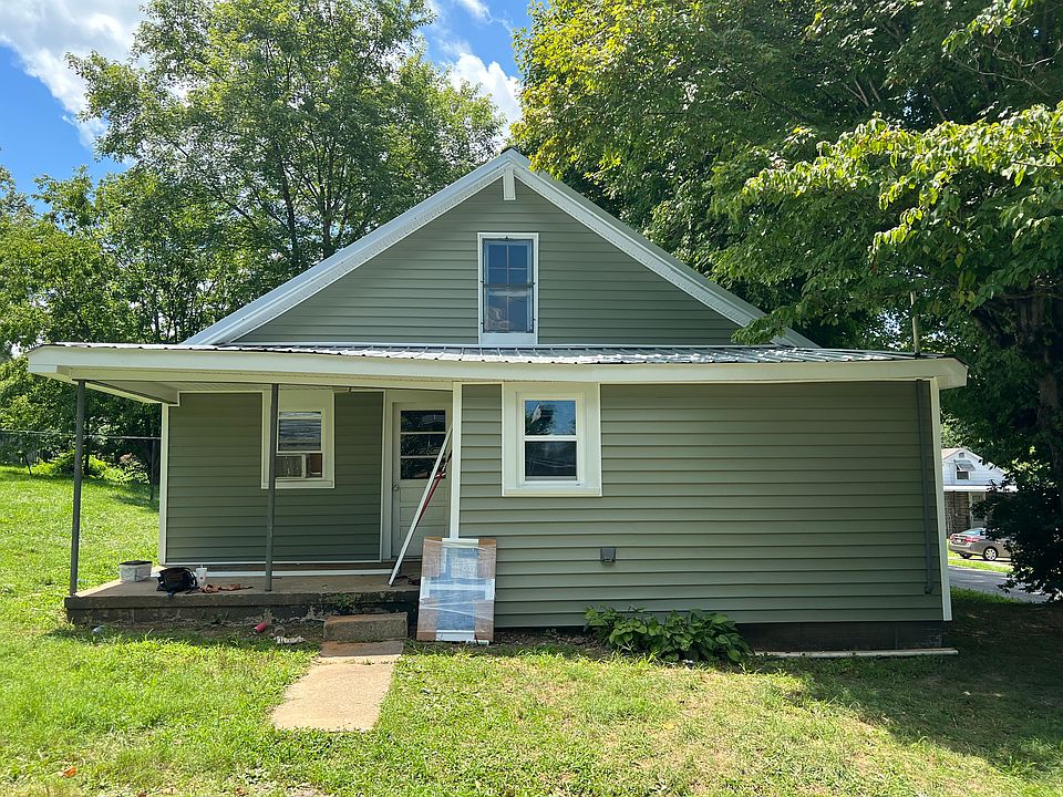 1st image of 126 Lakeview Dr